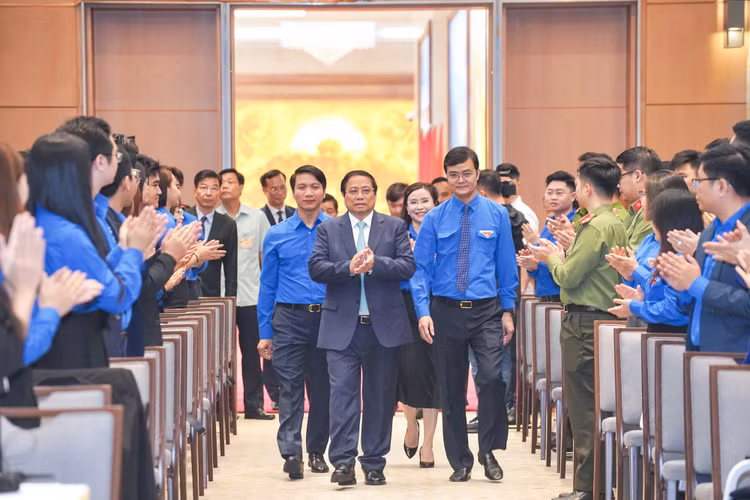 Thủ tướng Chính phủ Phạm Minh Chính gặp mặt và đối thoại với thanh niên nhân dịp kỷ niệm 93 năm Ngày thành lập Đoàn Thanh niên Cộng sản Hồ Chí Minh 