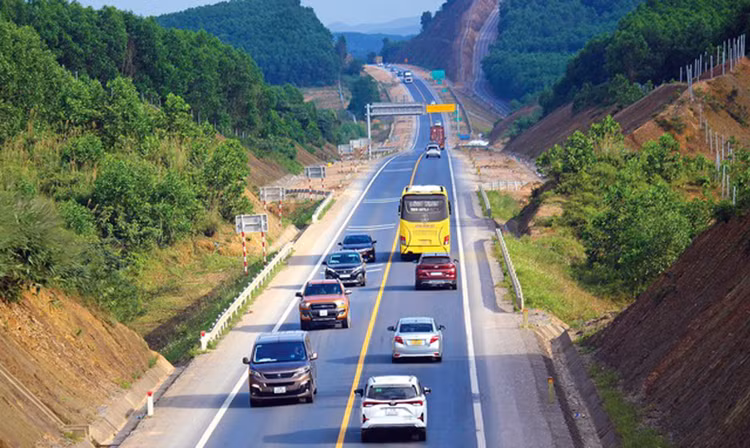 Khẩn trương hoàn thiện, ban hành Quy chuẩn kỹ thuật quốc gia về đường bộ cao tốc