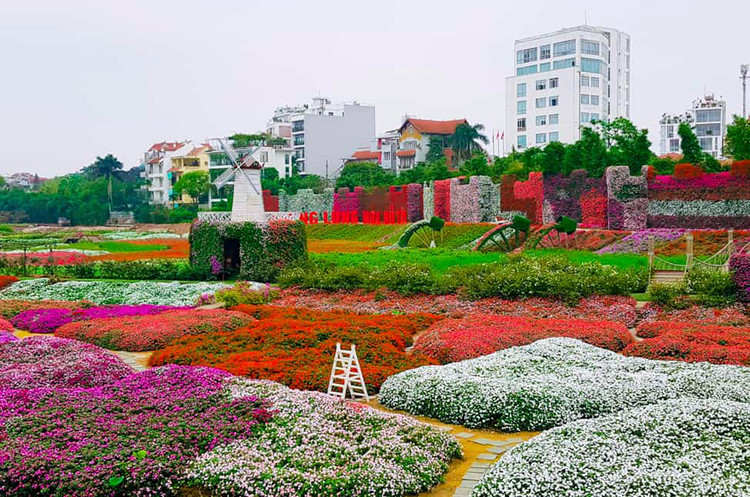 Thung lũng hoa Hồ Tây vừa được đấu giá cho thuê thành công với mức hơn 734 triệu đồng/năm