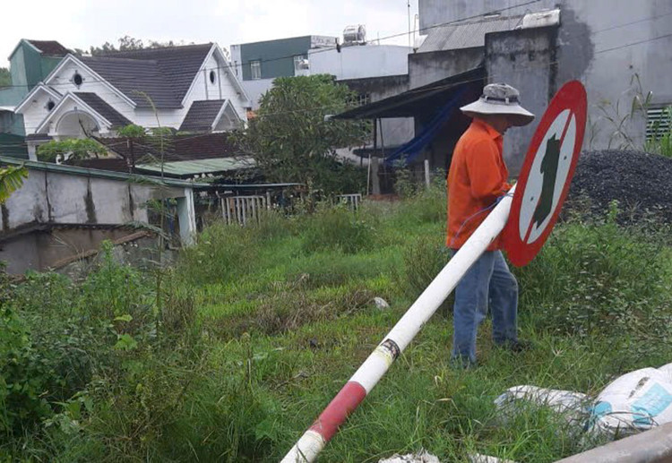 Rà soát, tháo dỡ các biển báo hiệu không cần thiết hoặc có nội dung không phù hợp