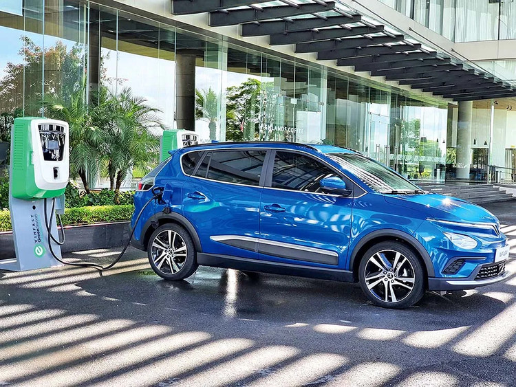 Đề xuất miễn 100% lệ phí trước bạ với ô tô điện thêm 2 năm đến ngày 28/2/2027