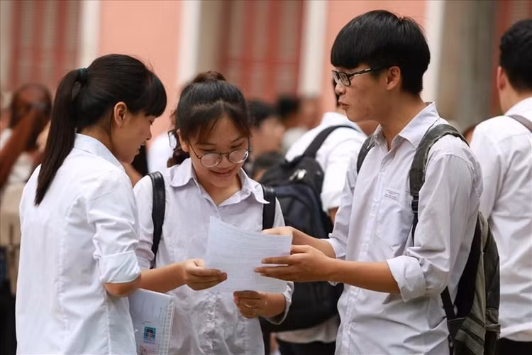 Học sinh tại TPHCM sẽ dự thi tuyển sinh lớp 10 vào ngày 2-3/6. Ảnh minh hoạ