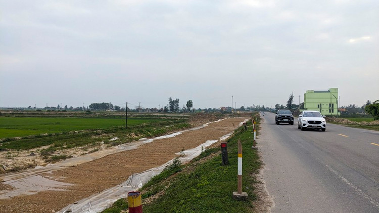 Dự án Nâng cấp, cải tạo Quốc lộ 9 nối Quốc lộ 1 và cảng Cửa Việt. Ảnh: PLO