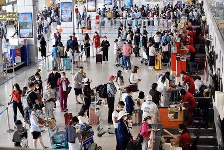 Sản lượng hành khách thông qua các cảng hàng không trong 2 tháng đầu năm đạt 19,7 triệu khách, tăng 91,5% so với cùng kỳ năm 2022. Ảnh minh họa