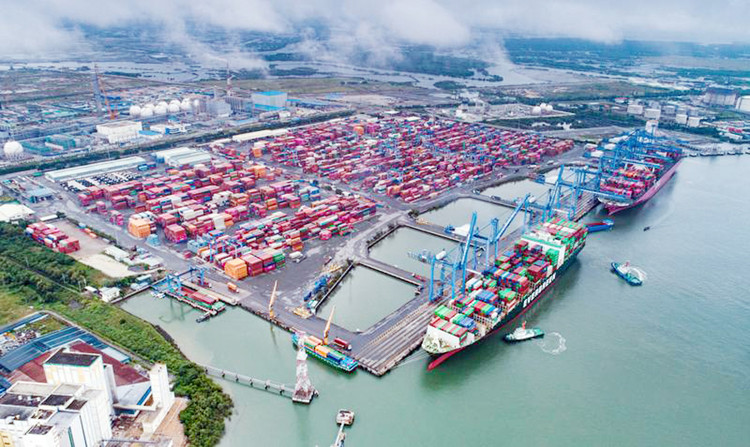 Các nhà thầu đang nỗ lực đua tiến độ nhằm đưa Dự án ĐTXDCT nâng cấp tuyến luồng Cái Mép - Thị Vải từ phao số "0" vào khu BC container Cái Mép về đích đúng KH. Ảnh chỉ mang tính minh họa. Nguồn Internet