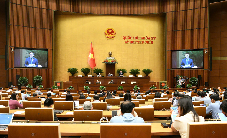 Phó Chủ tịch Quốc hội Nguyễn Khắc Định điều hành nội dung phiên họp sáng 22/5