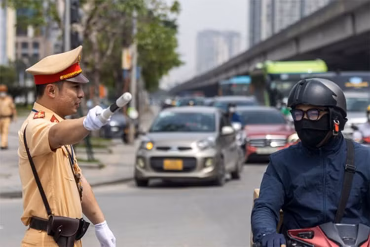  Trong thời gian diễn ra Quốc tang, người dân chú ý thông tin phân luồng giao thông để đảm bảo di chuyển thuận lợi, thông suốt. Ảnh: Công an Hà Nội
