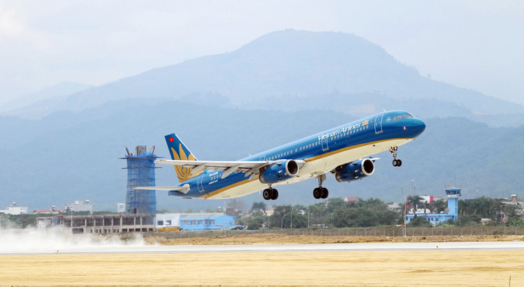 Giá vé nội địa phổ thông cho đường bay dài nhất từ 1.280 km trở lên là 4 triệu đồng một chiều, tăng 250.000 đồng so với trước.