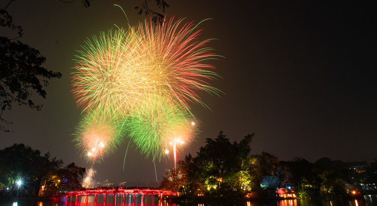 5 điểm bắn pháo hoa dịp Tết Dương lịch 2025 đặt tại các quận Hoàn Kiếm, Hà Đông, Nam Từ Liêm, thị xã Sơn Tây và huyện Đông Anh