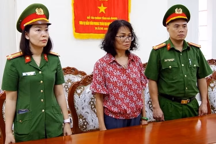 Khởi tố bị can, bắt tạm giam đối tượng Phùng Thị Hoa, Phó Giám đốc Sở Tài chính Hà Giang