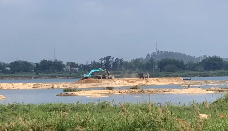Mỏ cát Tịnh An - Nghĩa Dũng có trữ lượng lớn vừa được tỉnh Quảng Ngãi đấu giá thành công. Ảnh chỉ mang tính minh họa. Nguồn Internet