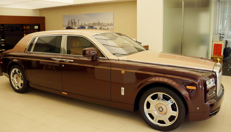 Đấu giá xe Rolls-Royce Phantom Lửa Thiêng lần 4 vào sáng ngày 17/2