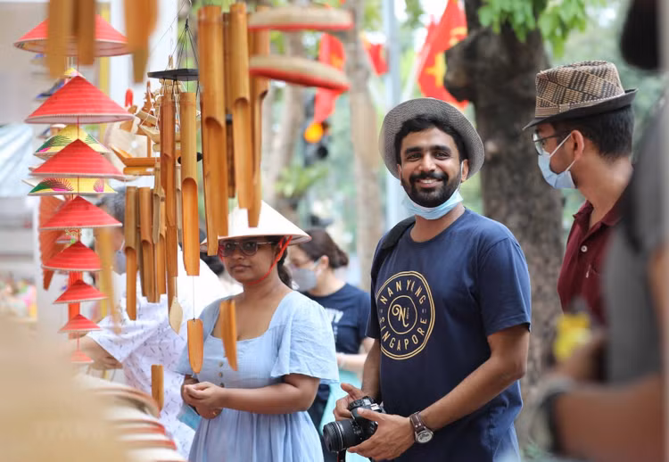 Khách du lịch quốc tế đến Hà Nội ước đạt 3,2 triệu lượt khách, tăng 4 lần so với cùng kỳ năm 2022.