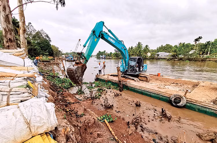 Một gói thầu xây lắp phục vụ chống sạt lở trên địa bàn huyện Gò Quao (tỉnh Kiên Giang) được mời thầu từ giữa năm 2024 với 2 lần mở thầu nhưng chưa thể chốt được đơn vị trúng thầu. Ảnh chỉ mang tính minh họa. Nguồn Internet