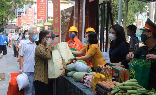 Hà Nội: Hỗ trợ cho 180.073 lao động tự do gặp khó do Covid-19