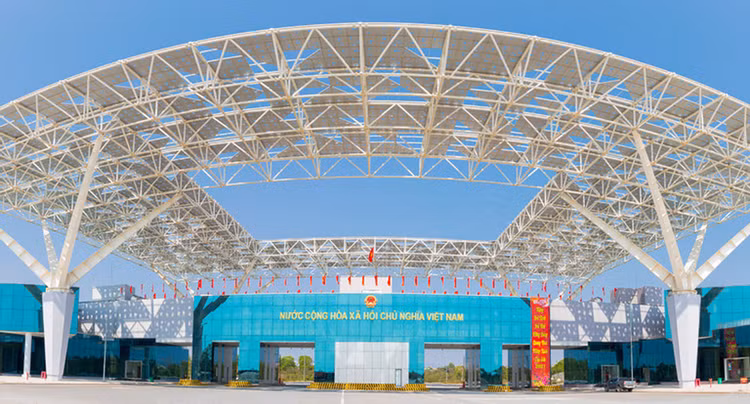 Cửa khẩu Bắc Luân 2 sẽ cho khách dùng hộ chiếu và sổ thông hành du lịch biên giới đi qua