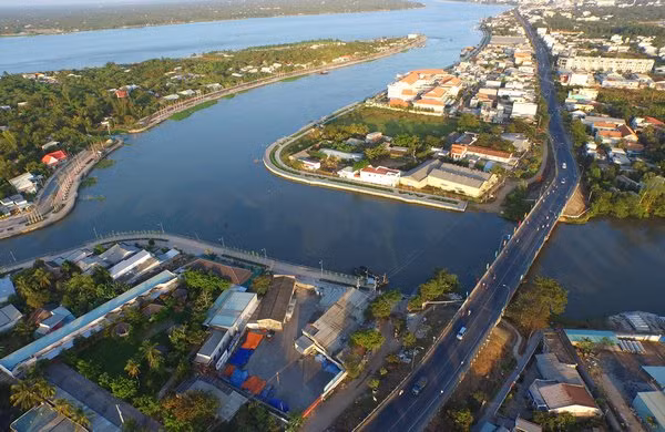 Gói thầu số 2 Xây lắp cầu Cái Cam
2 (đoạn từ km0+000-km0+780) có giá được phê duyệt là
664,013 tỷ đồng.