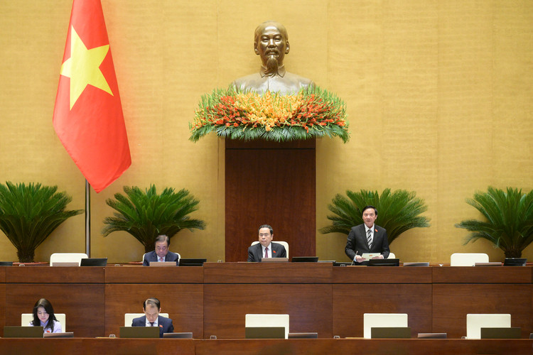 Phó Chủ tịch Quốc hội Nguyễn Khắc Định điều hành phiên họp sáng 08/5