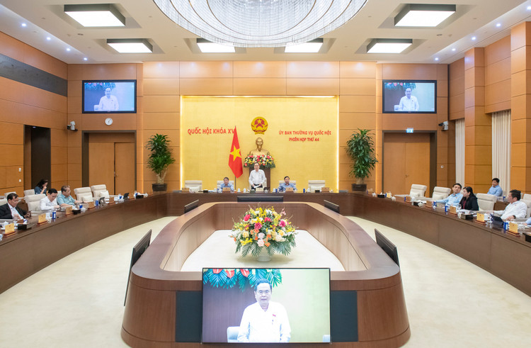 Ủy ban Thường vụ Quốc hội đã có tờ trình về việc sửa đổi, bổ sung một số điều của Hiến pháp năm 2013 gửi đại biểu Quốc hội. Ảnh: Quochoi