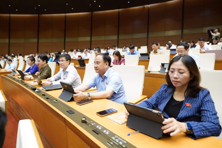 Ngày 9/5, Quốc hội thảo luận về dự thảo Luật Thuế tiêu thụ đặc biệt (sửa đổi)