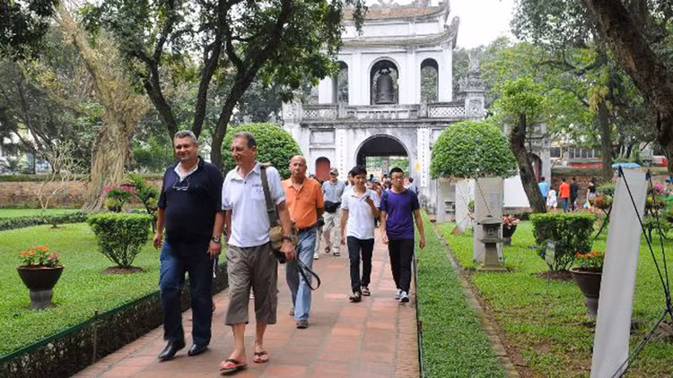 Hà Nội đón gần 19 triệu lượt khách du lịch trong 8 tháng năm 2024