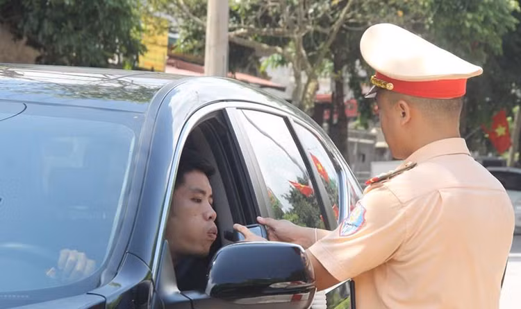 Lực lượng CSGT trực 100% quân số dịp nghỉ lễ.