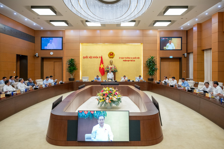 Phiên họp thứ 45 của Ủy ban Thường vụ Quốc hội 