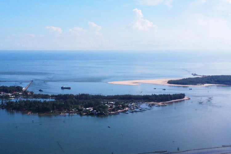 Cửa biển Thuận An nhìn từ trên cao. Ảnh chỉ mang tính minh họa. Nguồn Internet