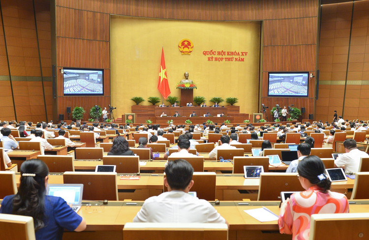 Quốc hội thảo luận về tiếp tục thực hiện chính sách giảm thuế giá trị gia tăng 2%