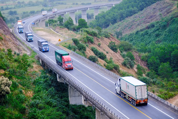 Cần hơn 152.000 tỷ đồng đầu tư mở rộng 1.144 km cao tốc Bắc - Nam lên 6 làn xe