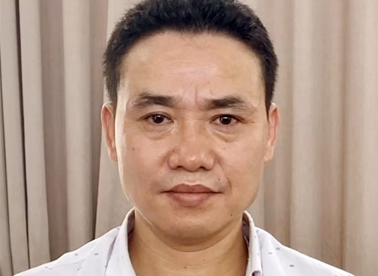 Bị can Trần Tùng, nguyên Phó Giám đốc Sở Ngoại vụ tỉnh Thái Nguyên. Ảnh: Bộ Công an