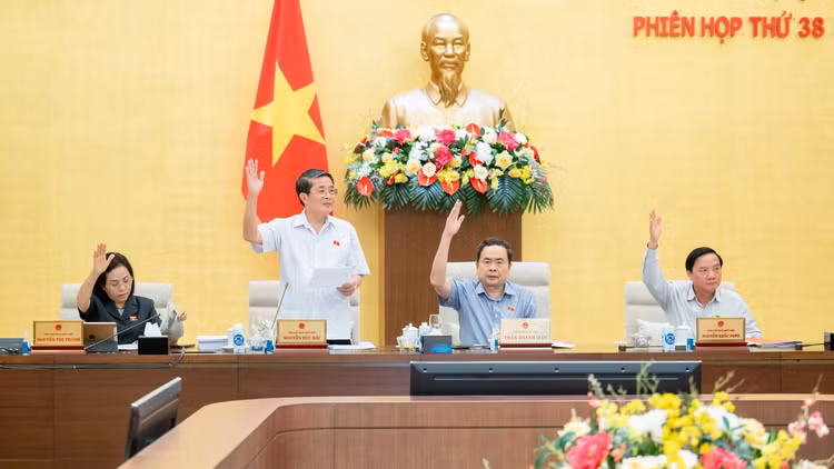 Các lãnh đạo Quốc hội nhất trí thông qua 2 nội dung được Phó Chủ tịch Quốc hội Nguyễn Đức Hải kết luận tại Phiên họp