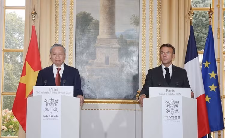 Tổng Bí thư, Chủ tịch nước Tô Lâm và Tổng thống Pháp Emmanuel Macron họp báo chung. Ảnh: TTXVN