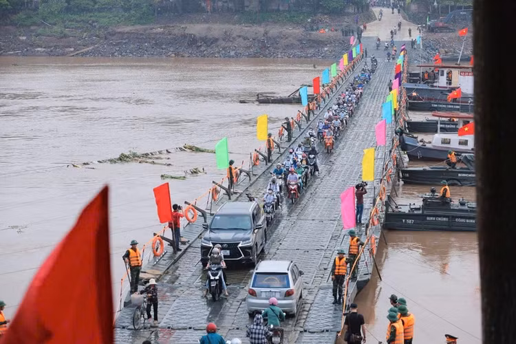 Cầu phao Phong Châu đã được thông xe từ 6h sáng ngày 30/9/2024