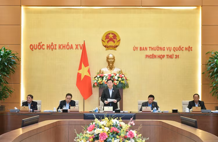 Chủ tịch Quốc hội Vương Đình Huệ phát biểu khai mạc phiên họp