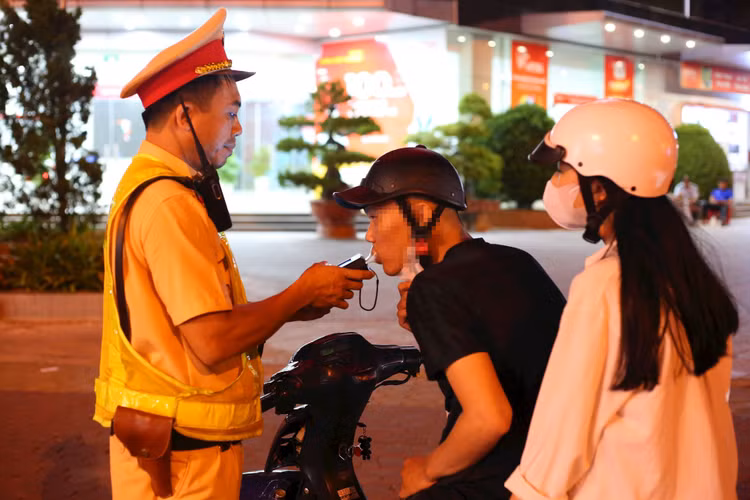 Lực lượng CSGT sẽ tập trung kiểm soát vi phạm nồng độ cồn. Ảnh chỉ mang tính minh họa. Nguồn Internet