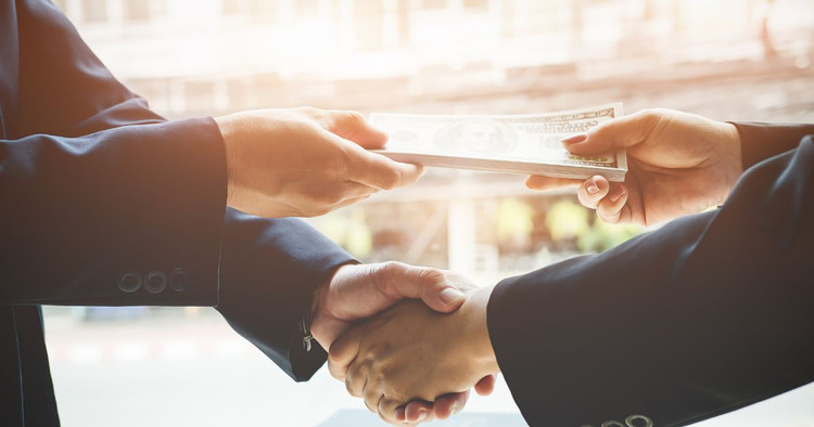 Luật Đấu thầu 2023 đã sửa đổi, bổ sung có một nội dung về các hành vi bị cấm trong đấu thầu nhằm hạn chế tình trạng thông thầu. Ảnh chỉ mang tính minh họa. Nguồn Internet