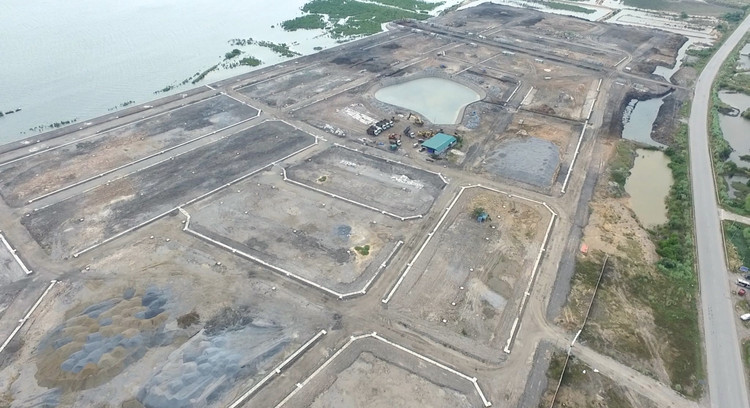 HĐ gói thầu thuộc Dự án HTKT Khu tái định cư xã Tân Hưng được trao cho nhà thầu địa phương khi các đối thủ bị loại từ vòng KT bởi yêu cầu liên quan đến nguồn vật liệu thi công. Ảnh minh họa. Nguồn Internet