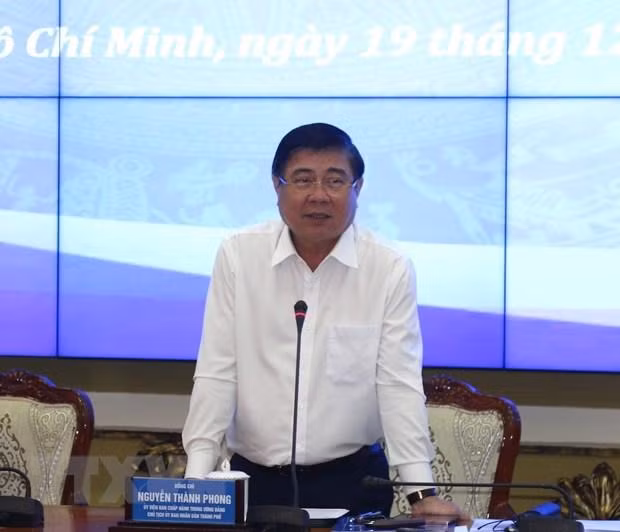 Chủ tịch Ủy ban Nhân dân Thành phố Hồ Chí Minh Nguyễn Thành Phong phát biểu tại hội nghị. Ảnh: TTXVN