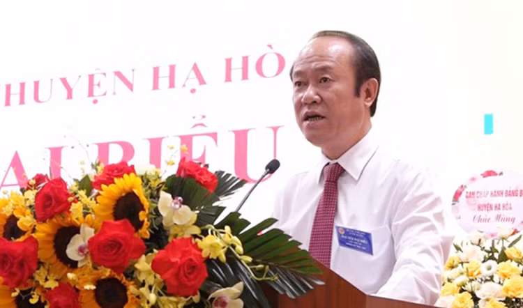 Ông Lưu Quang Huy khi làm Bí thư Huyện ủy Hạ Hòa, tỉnh Phú Thọ