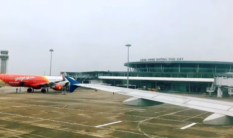 Bộ GTVT ủng hộ sớm nghiên cứu xây thêm một đường băng tại Cảng hàng không Phù Cát