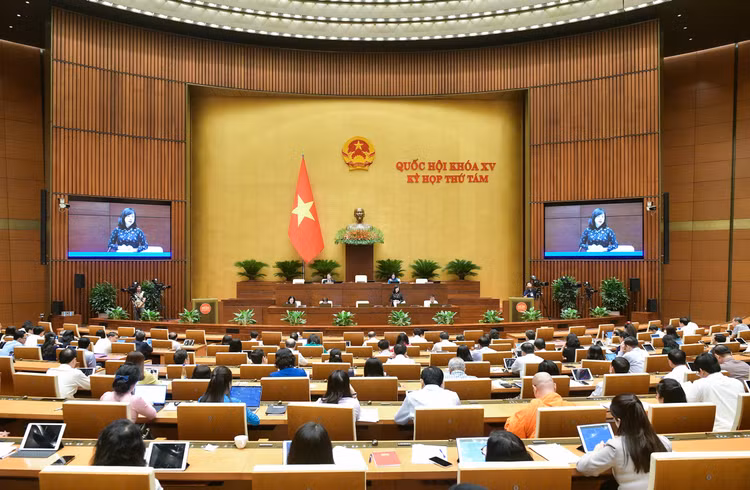 Ngày 22/10/2024, Quốc hội tiếp tục ngày làm việc thứ hai của Kỳ họp thứ 8, Quốc hội khóa XV