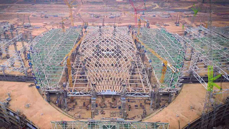 Hệ kết cấu mái thép trung tâm nhà ga hành khách sân bay Long Thành có trọng lượng 5.330 tấn. Ảnh: Ban Quản lý dự án sân bay Long Thành