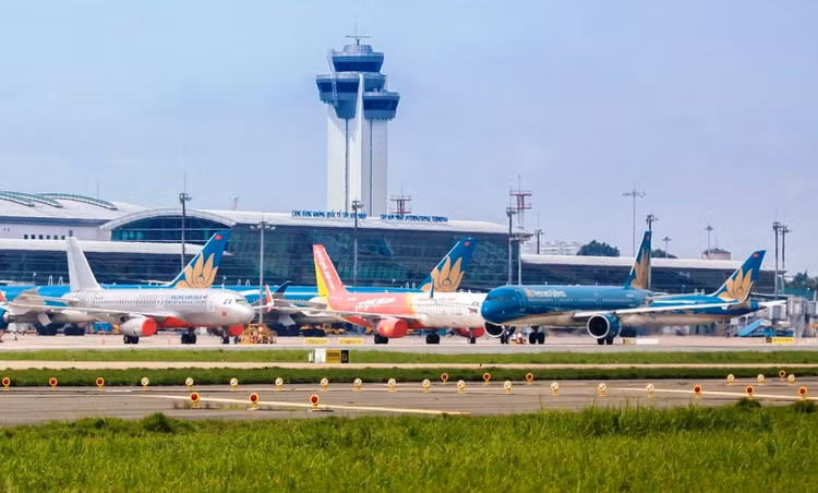 Cục Hàng không yêu cầu tăng cường giải pháp đảm bảo an toàn khai thác Cảng hàng không quốc tế Tân Sơn Nhất