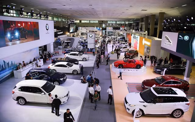 Sức mua thấp, tồn kho ô tô ngày càng lớn