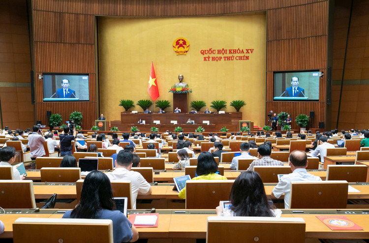 Quang cảnh phiên họp sáng 17/5