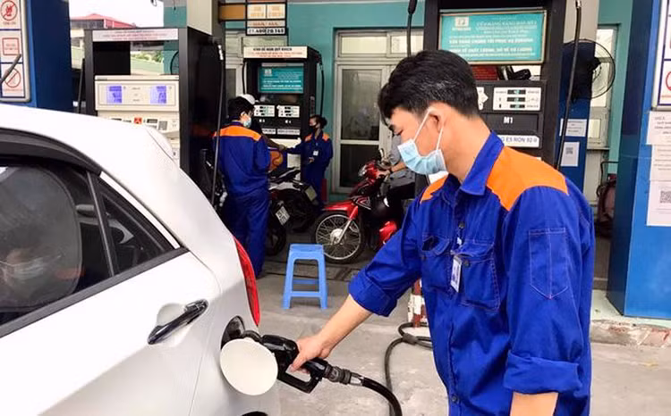 Giá xăng dầu ngày 15/5 được dự báo sẽ bật tăng sau 2 phiên giảm liên tiếp