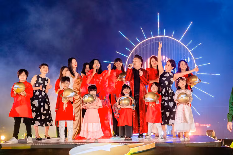 “Tết Ánh Dương” - chương trình truyền hình đặc sắc cả về phần nghe, phần nhìn, gây ấn tượng mạnh mẽ đối với khán giả dịp Tết Nguyên Đán năm 2021