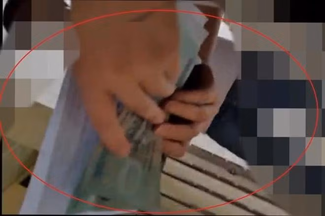 Nữ công chức phường Vĩnh Phúc đã bị buộc thôi việc vì để xảy ra vi phạm trong công tác tiêm vắc xin phòng Covid-19 trên địa bàn (Ảnh: Báo Đại đoàn kết)