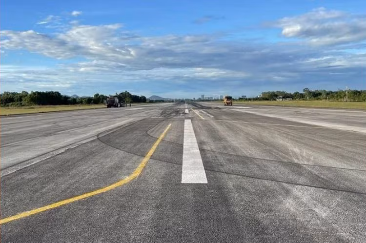 Hệ thống đường cất hạ cánh và đường lăn Cảng hàng không quốc tế Vinh.